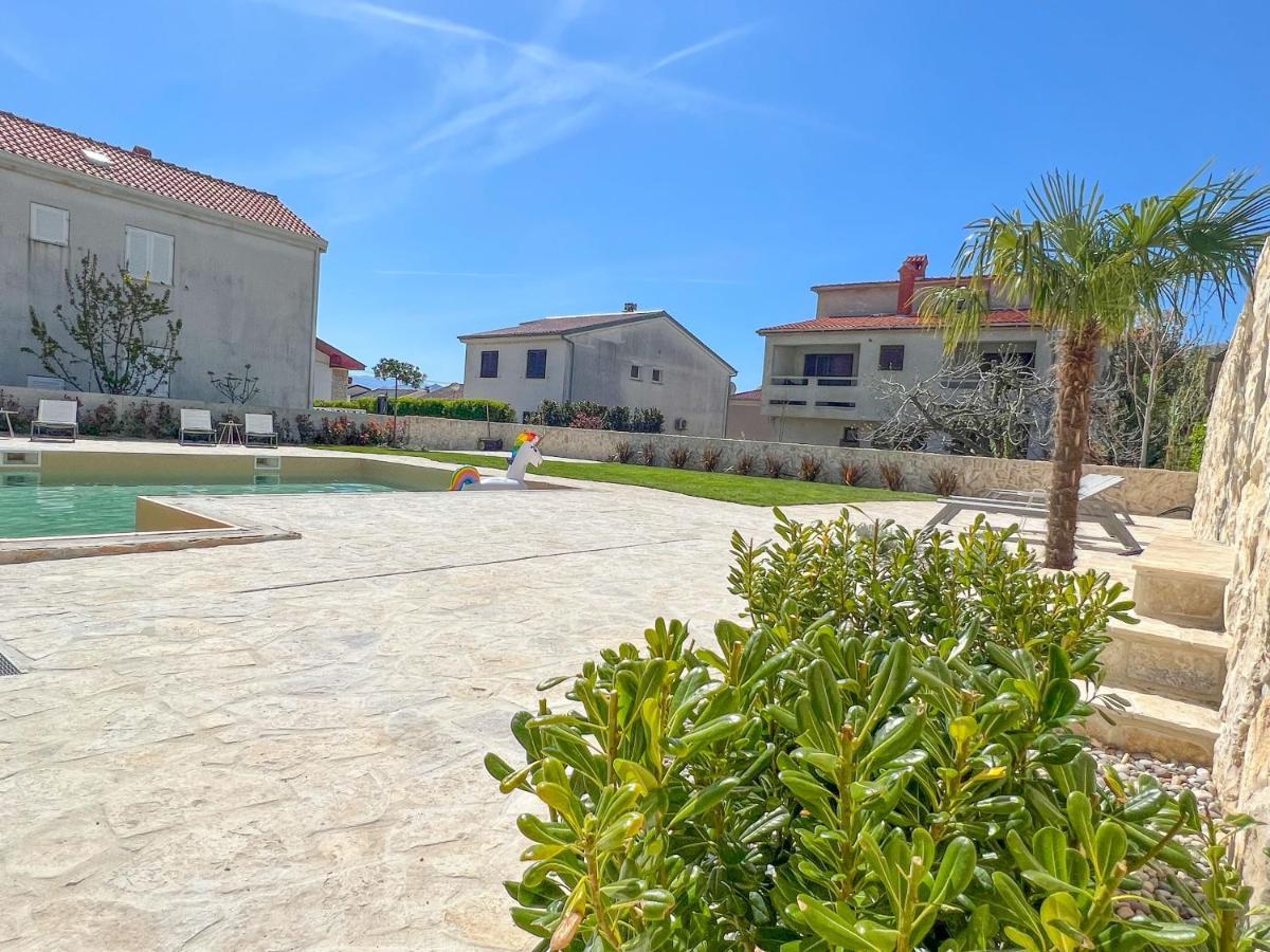 Apartment Mit Poolarea - Krk, Kroatien *