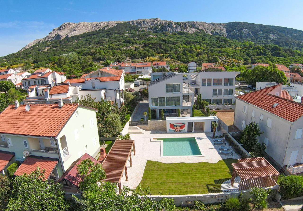 Mit Poolarea - Krk, Kroatien