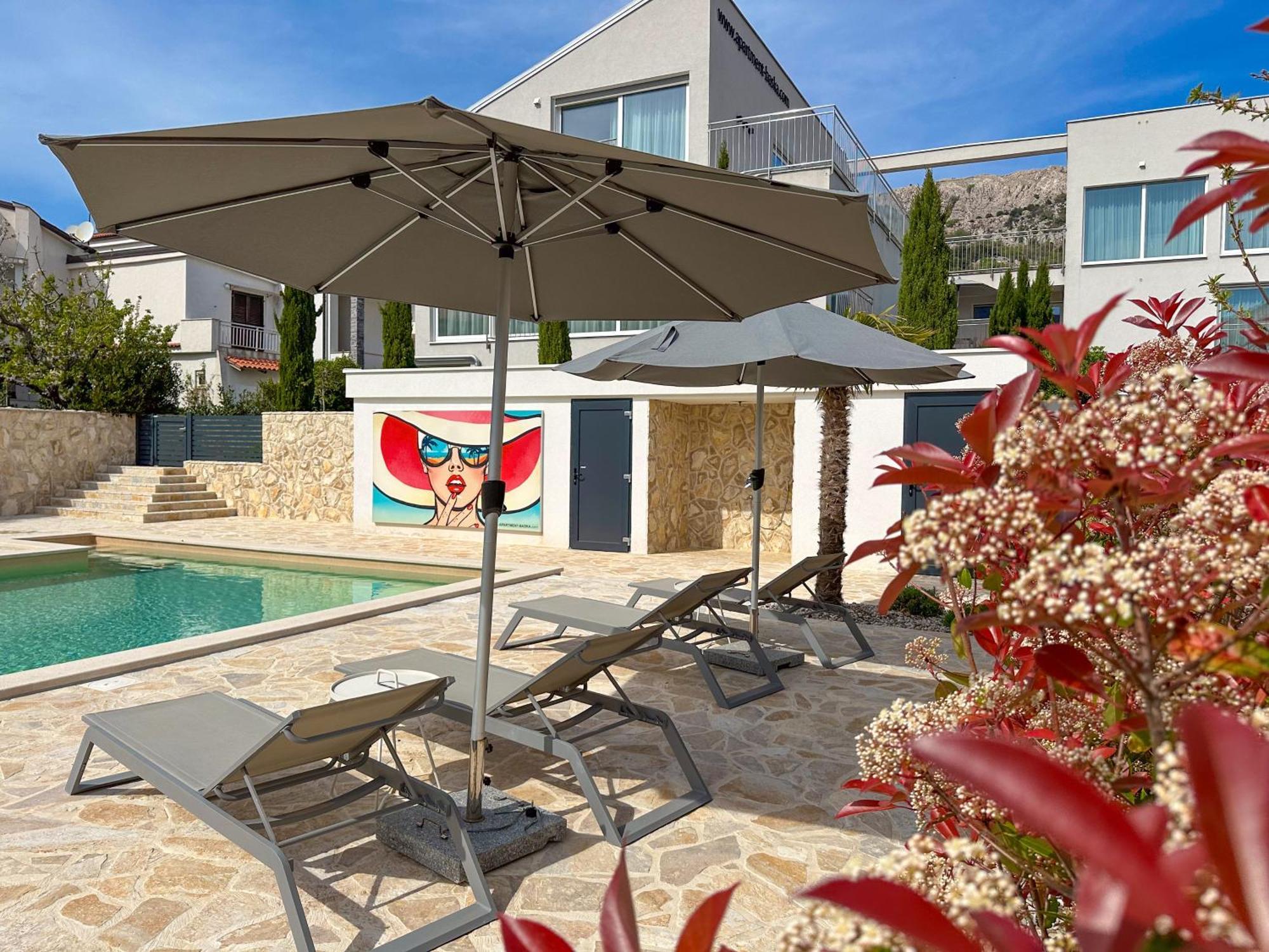 Mit Poolarea - Krk, Kroatien * Baska (Krk)